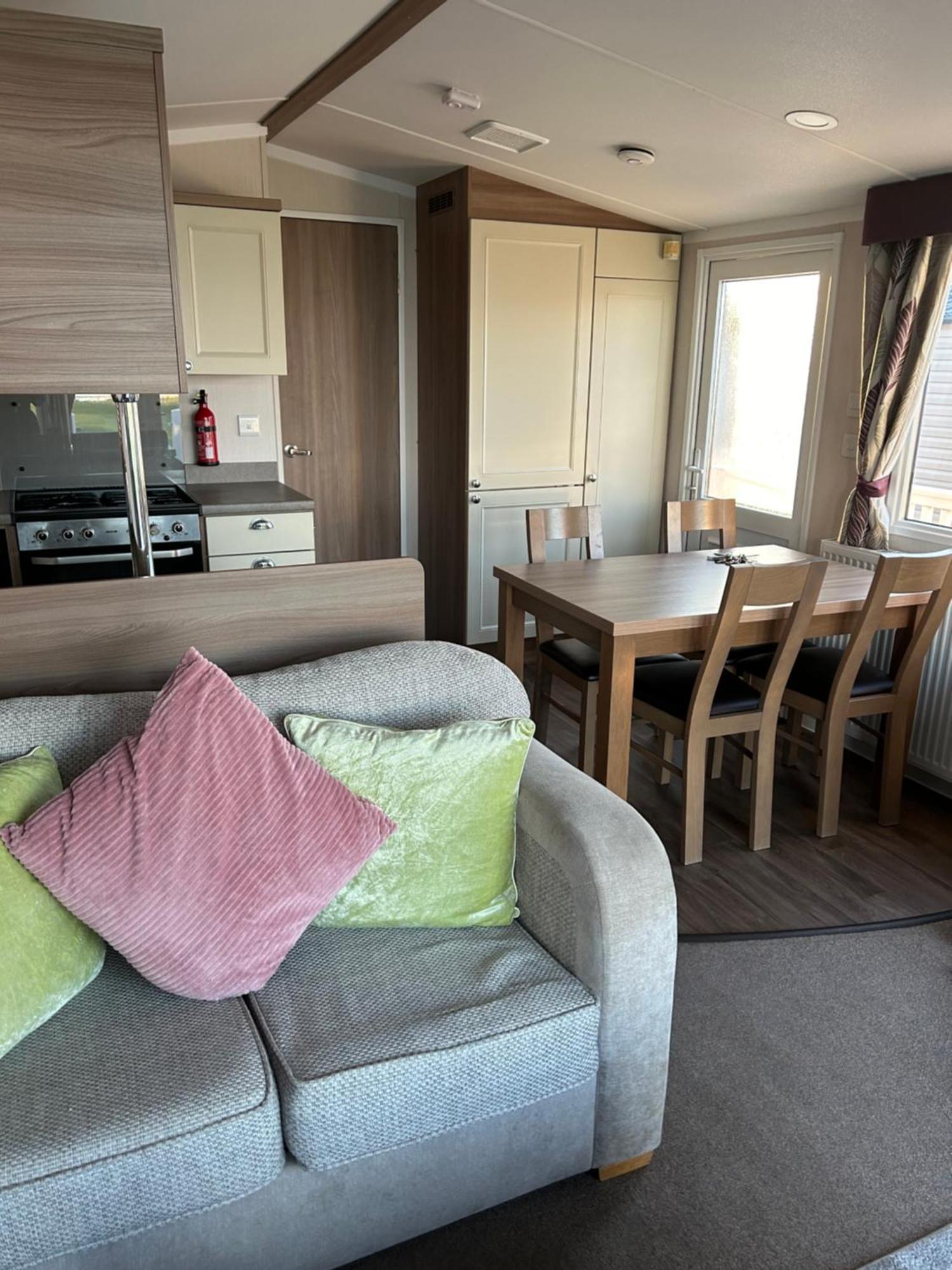 3 Bedroomed Caravan With Amazing Sea Views! Scarborough Exterior photo